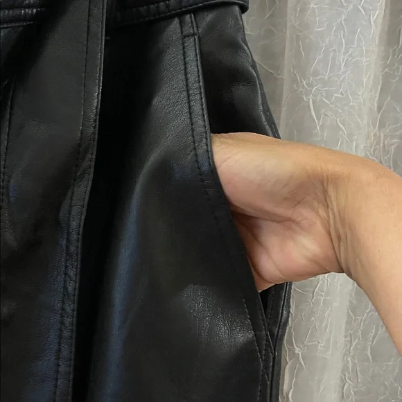 Wilfred Aritzia‎ Black Faux Leather High Tied Pants - Picture 7 of 10